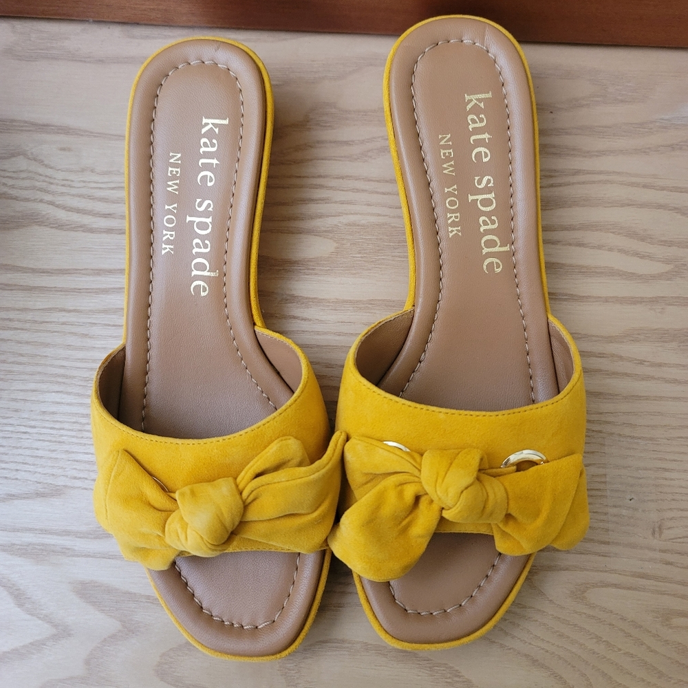 Kate Spade New York Women's Lilah Square Toe Knotted Bow Leather Sandals